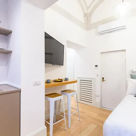 Cozy In Chiaia District By Wonderful Italy * 那不勒斯