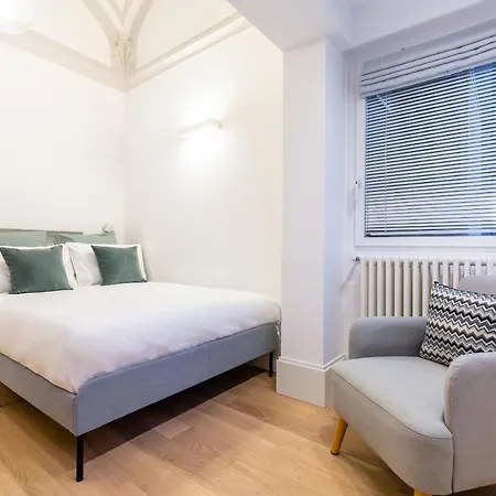 Cozy In Chiaia District By Wonderful Italy Apartment *