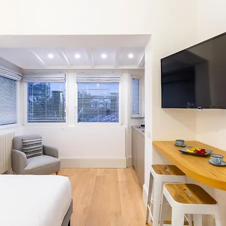 Apartment Cozy In Chiaia District By Wonderful Italy