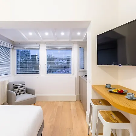 Cozy In Chiaia District By Wonderful Italy *